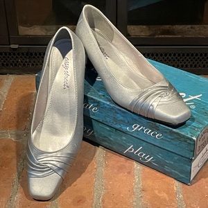 Easy Street Silver Satin Tidal Super Flex Dance Outsole 8W With Original Box